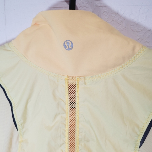 Lululemon Run: Two to make it True jacket - Picture 7 of 12